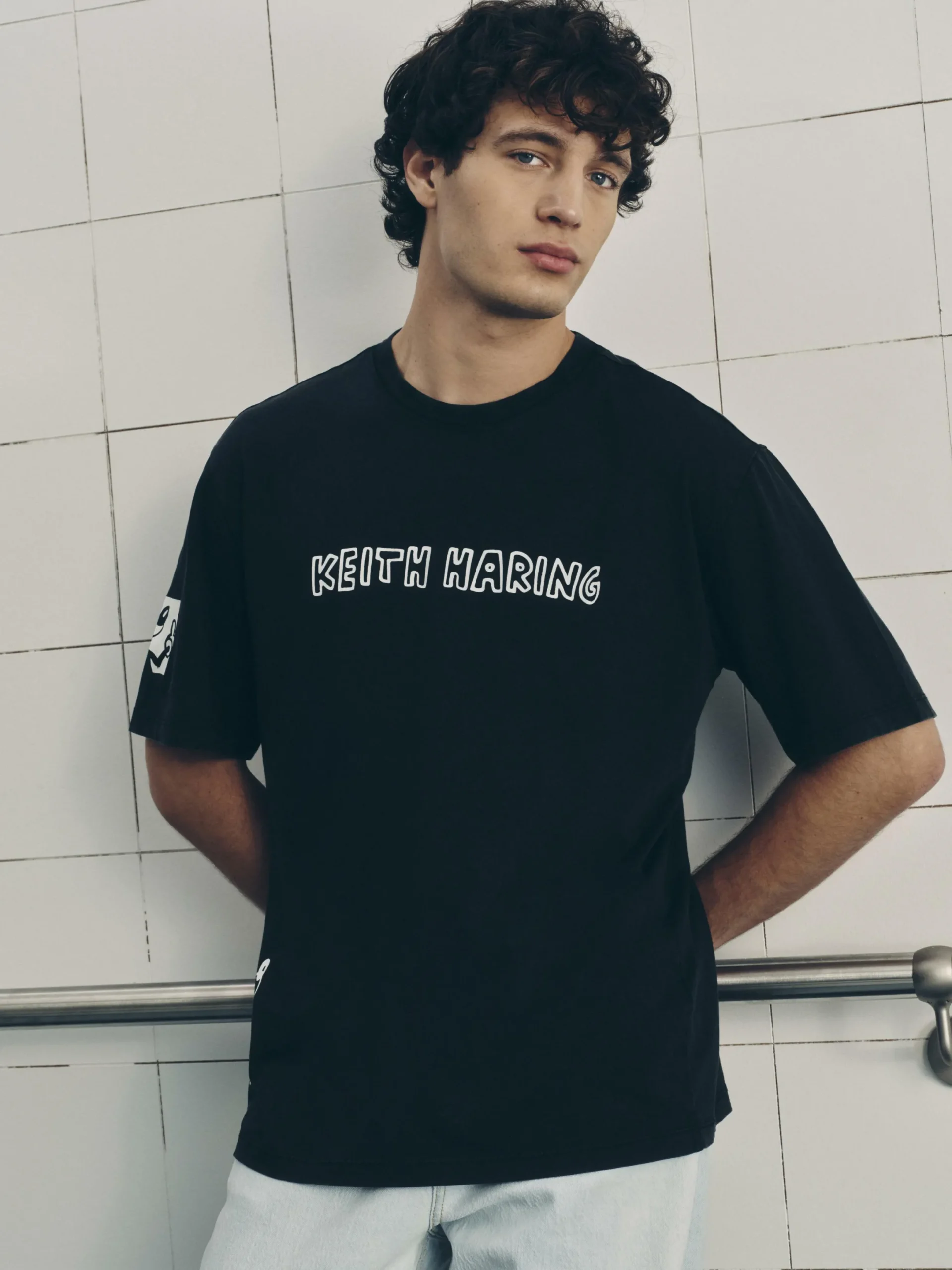 Grafik-T-Shirts Und -Sweatshirts|Tops Und T-Shirts|Primark „Disney Micky Maus X Keith Haring“ T-Shirt Mit Acid-Waschung Schwarz