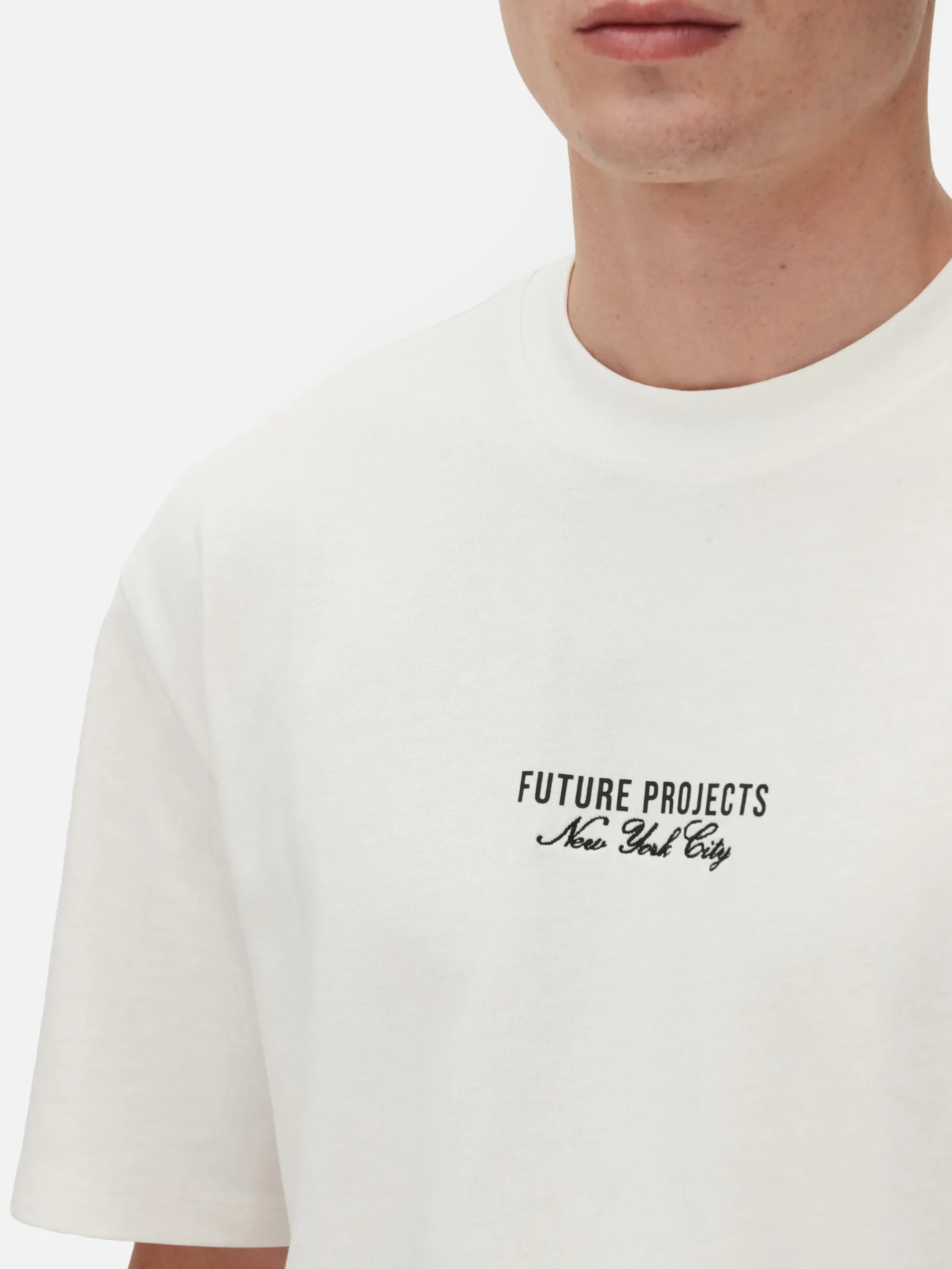Tops Und T-Shirts|Primark „Future Projects“ T-Shirt Mit Stickerei Ecrufarben
