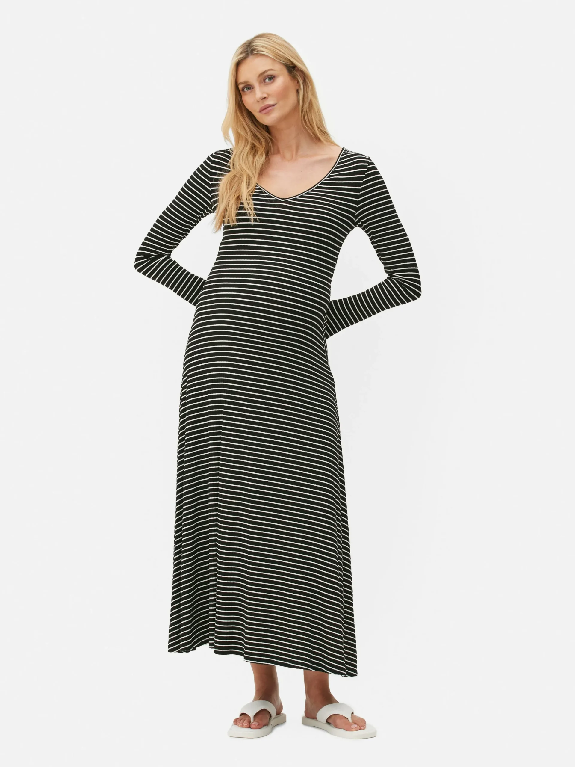 Kleider|Primark Gestreiftes Umstands-Midikleid Mit V-Ausschnitt Schwarz/Weiß