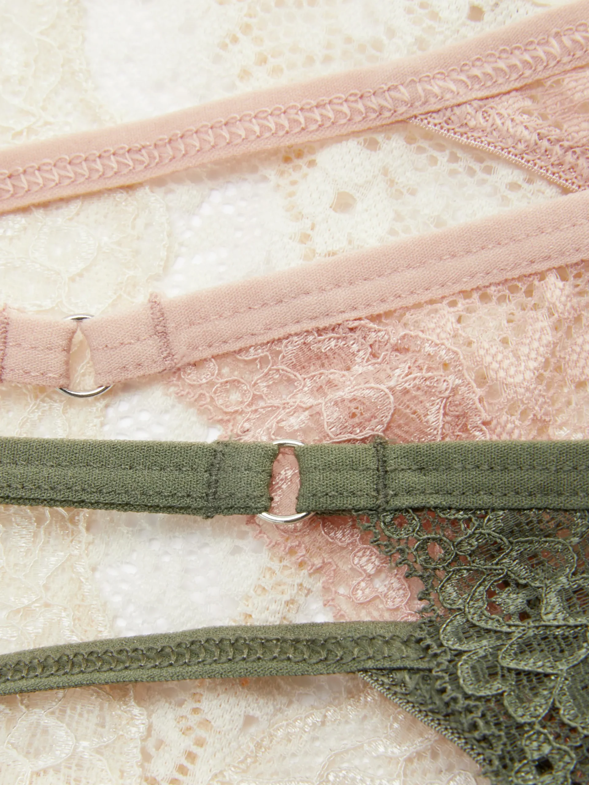 Slips|Primark G-String-Tangas Aus Spitze, 3er-Pack Khakifarben