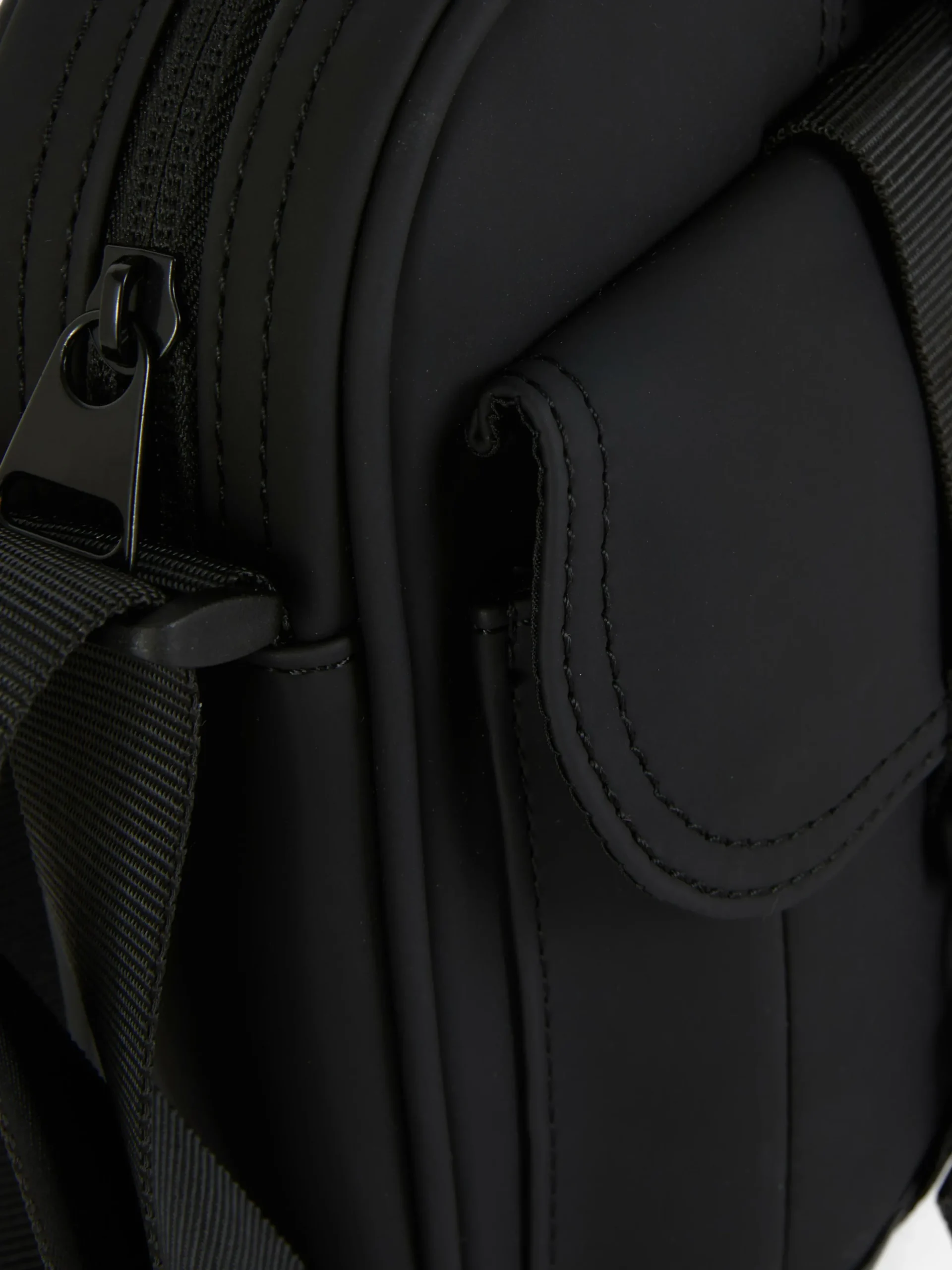 Taschen Und Portemonnaies|Primark Gummierte Umhängetasche Schwarz