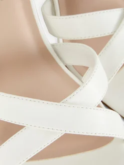 Heels|Primark Heels Mit überkreuztem Riemchen, Weite Passform Weiß