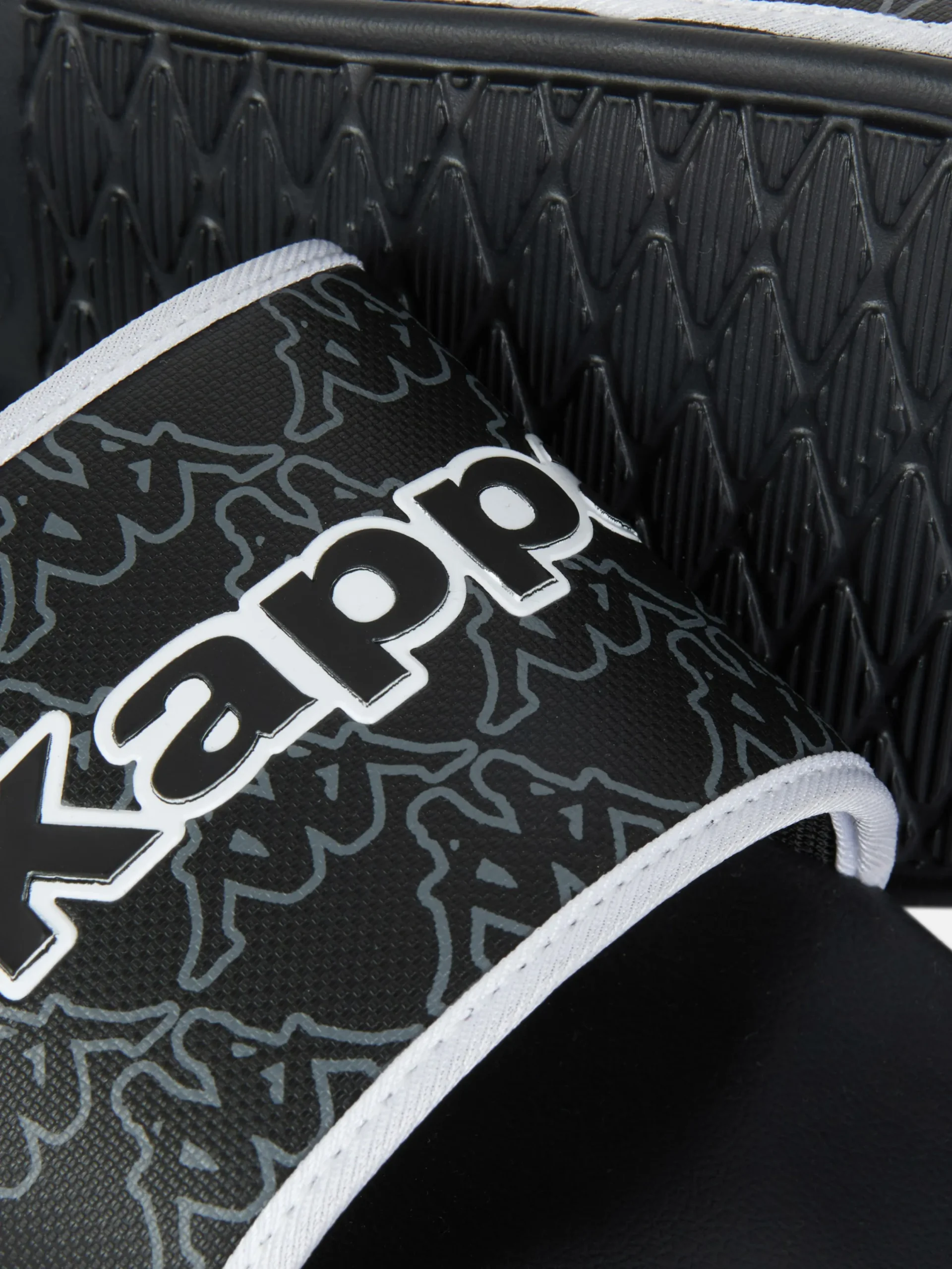 Sportbekleidung|Sandalen Und Badeschuhe|Primark „Kappa X “ Badelatschen Schwarz