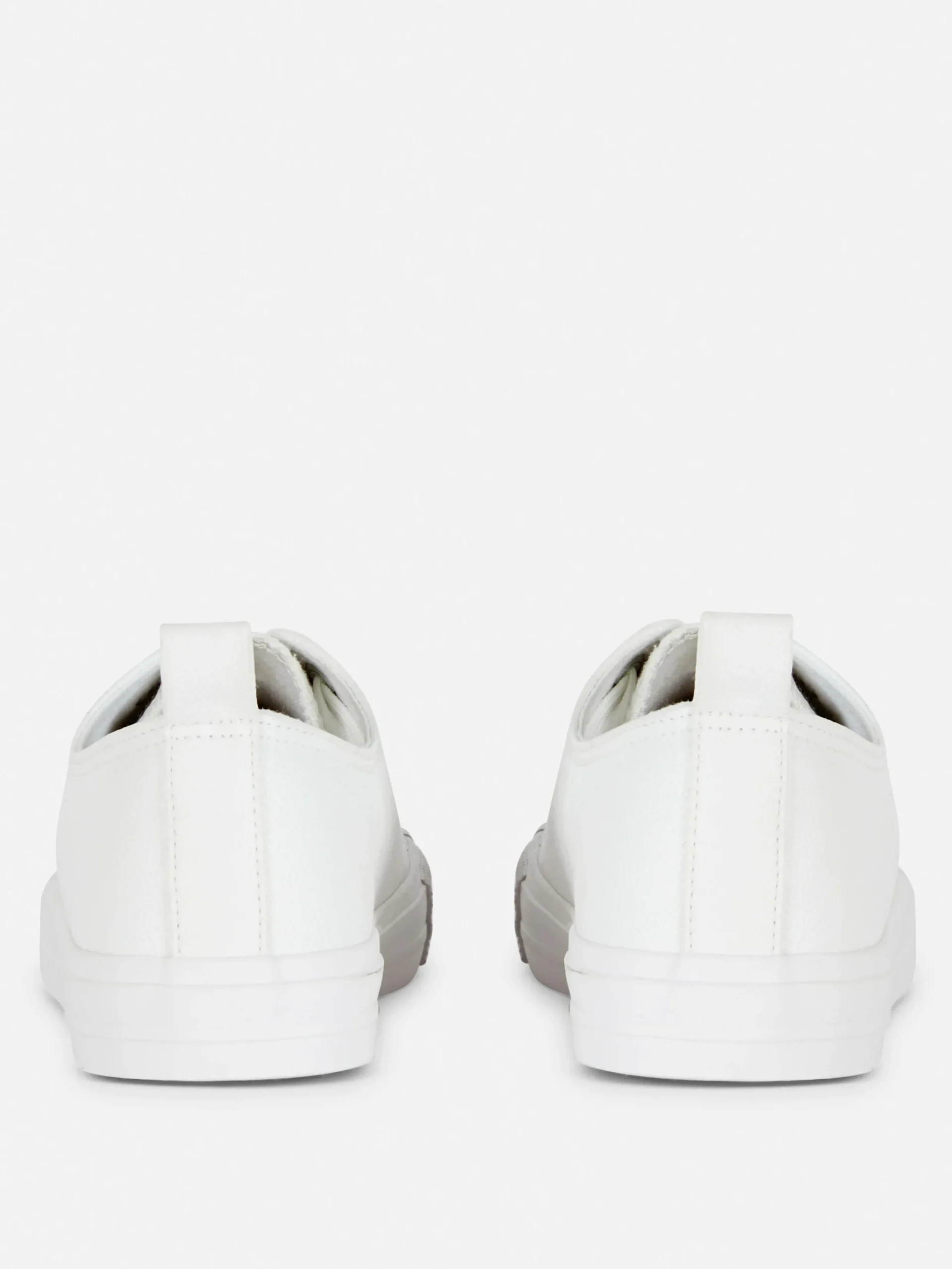 Sneakers|Primark Low-Top-Sneaker Aus Kunstleder Weiß