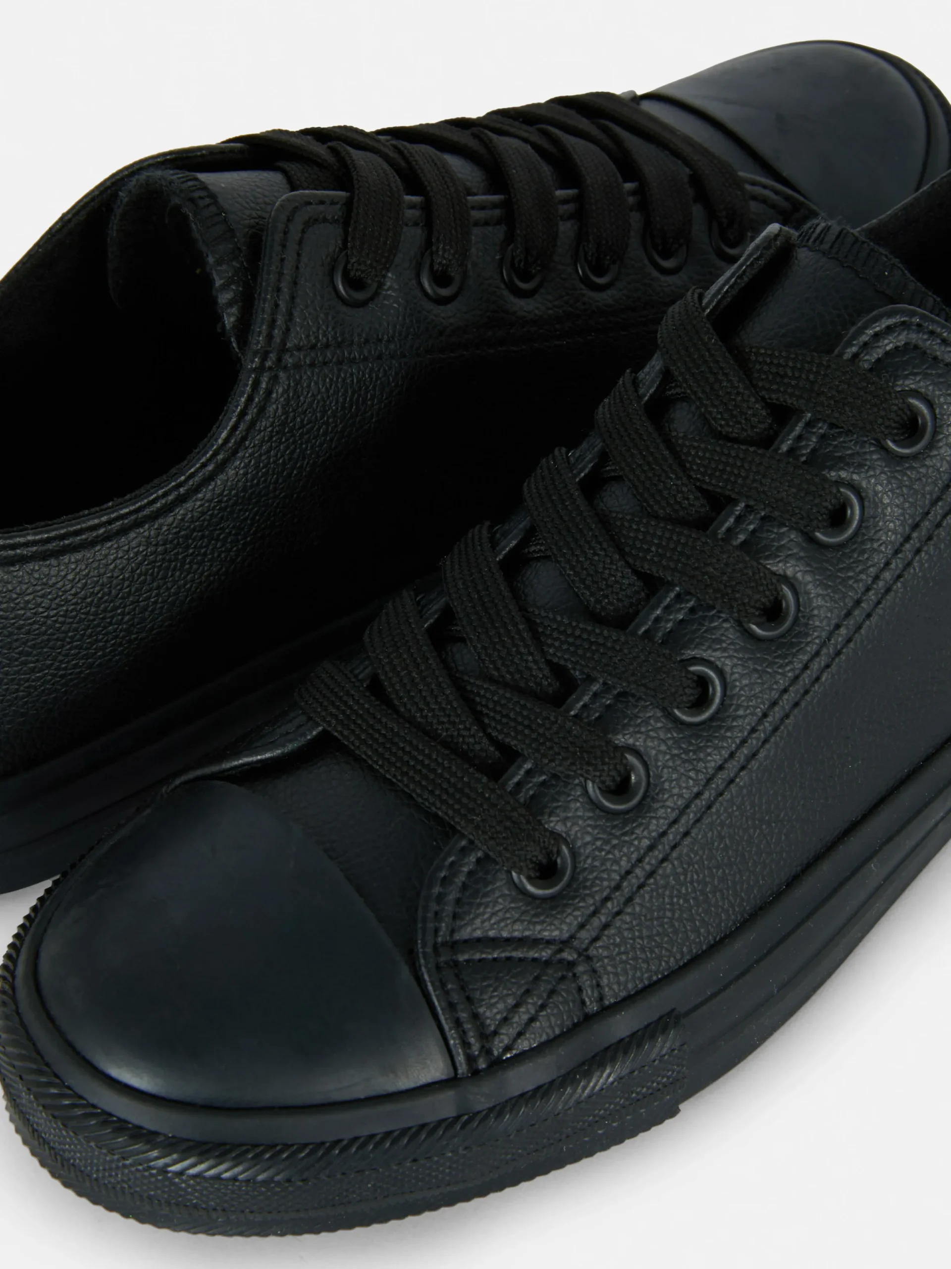 Sneakers|Primark Low-Top-Sneaker Aus Kunstleder Schwarz