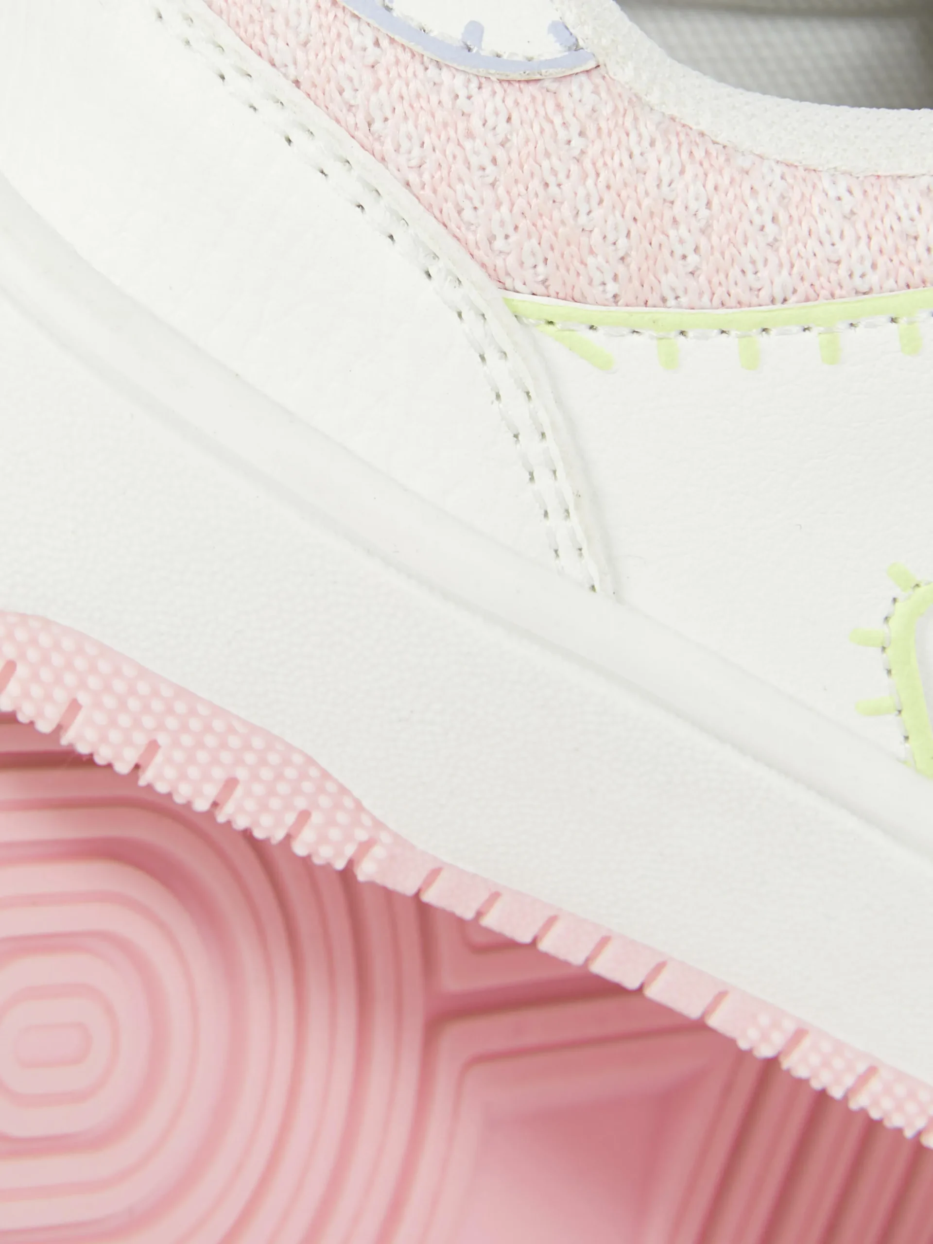 Sneakers|Primark Low-Top-Sneaker Mit Einsätzen Weiß