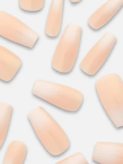 Kunstnägel|Primark PS… Glänzende Stiletto-Kunstnägel Im Ombré-Stil Nude