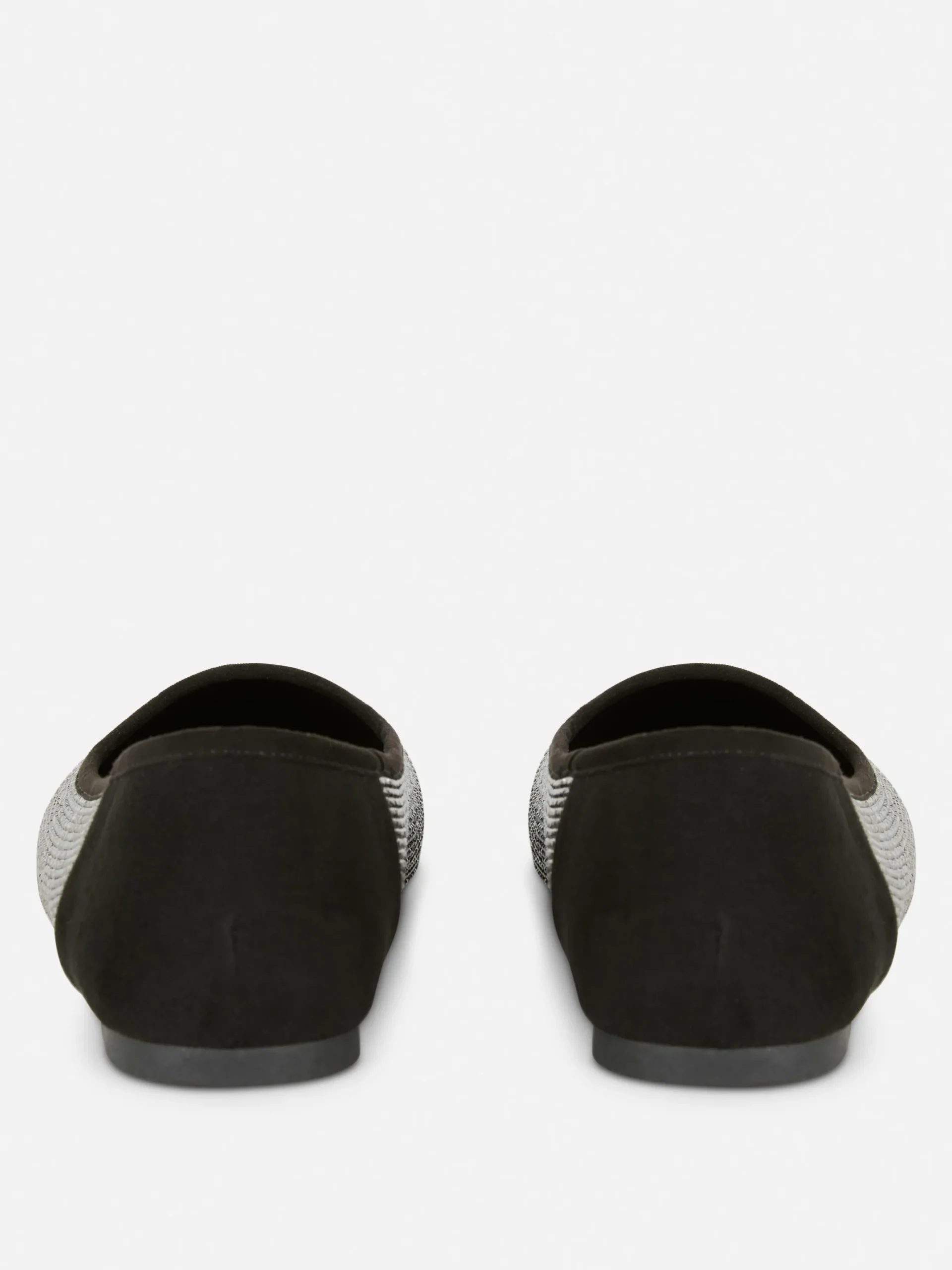 Flache Schuhe|Primark Pumps Mit Eckiger Zehenpartie Und Nieten Schwarz