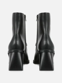 Stiefel|Primark „Rita Ora“ Stiefeletten Mit Blockabsatz Und Kettendetail Schwarz