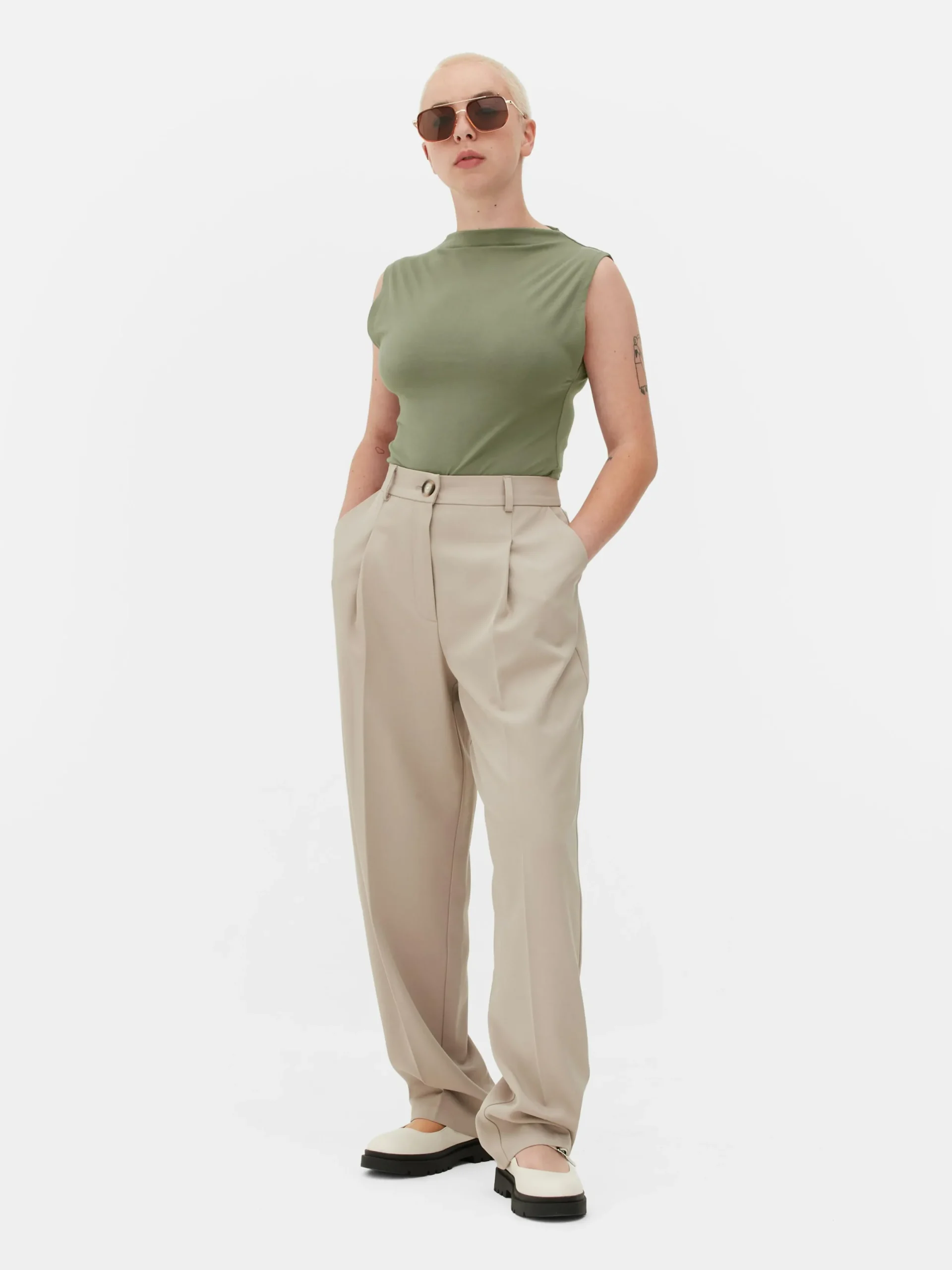 Tops Und T-Shirts|Primark Ärmelloser Body Mit Hohem Kragen Khakifarben