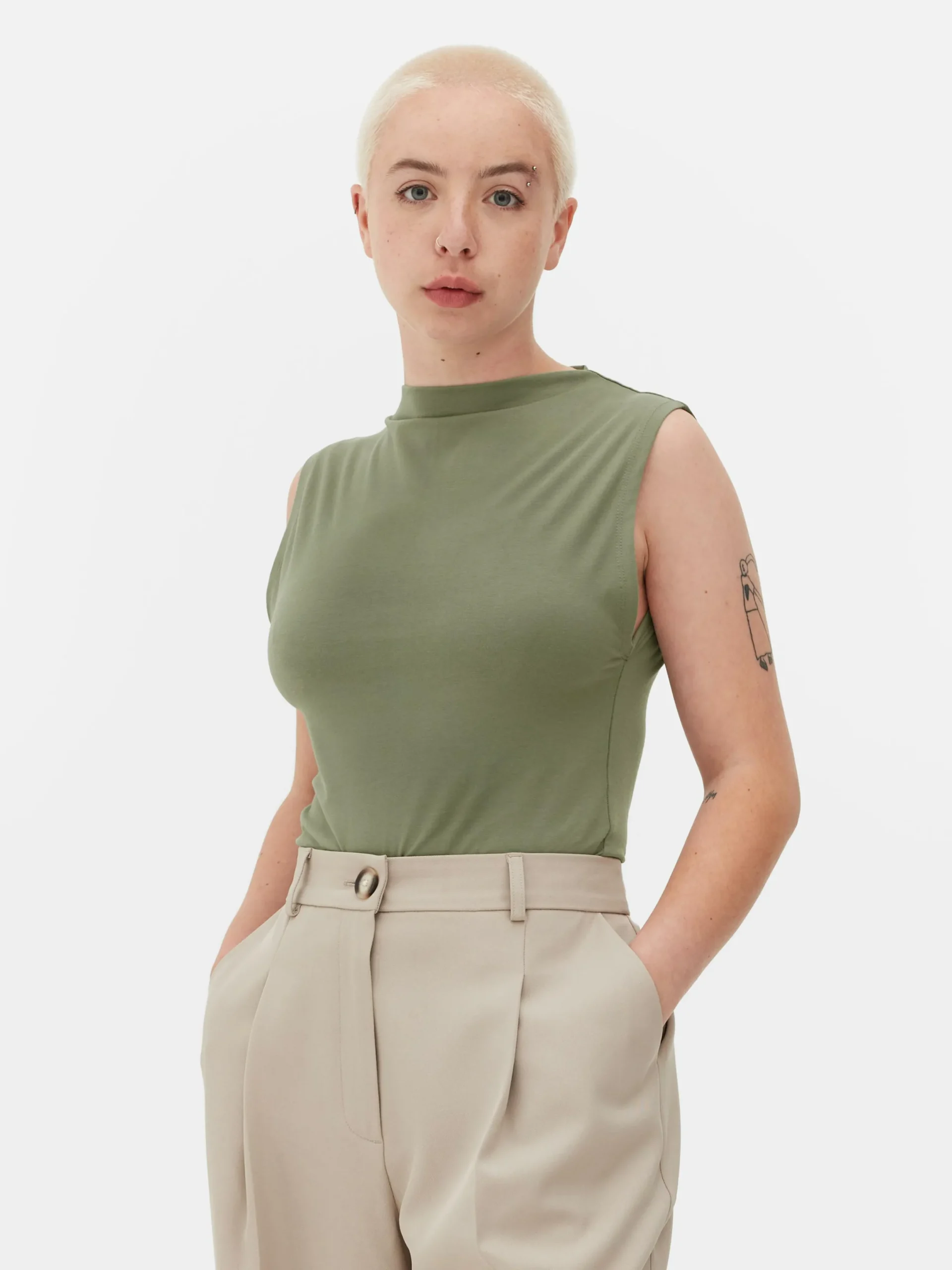Tops Und T-Shirts|Primark Ärmelloser Body Mit Hohem Kragen Khakifarben