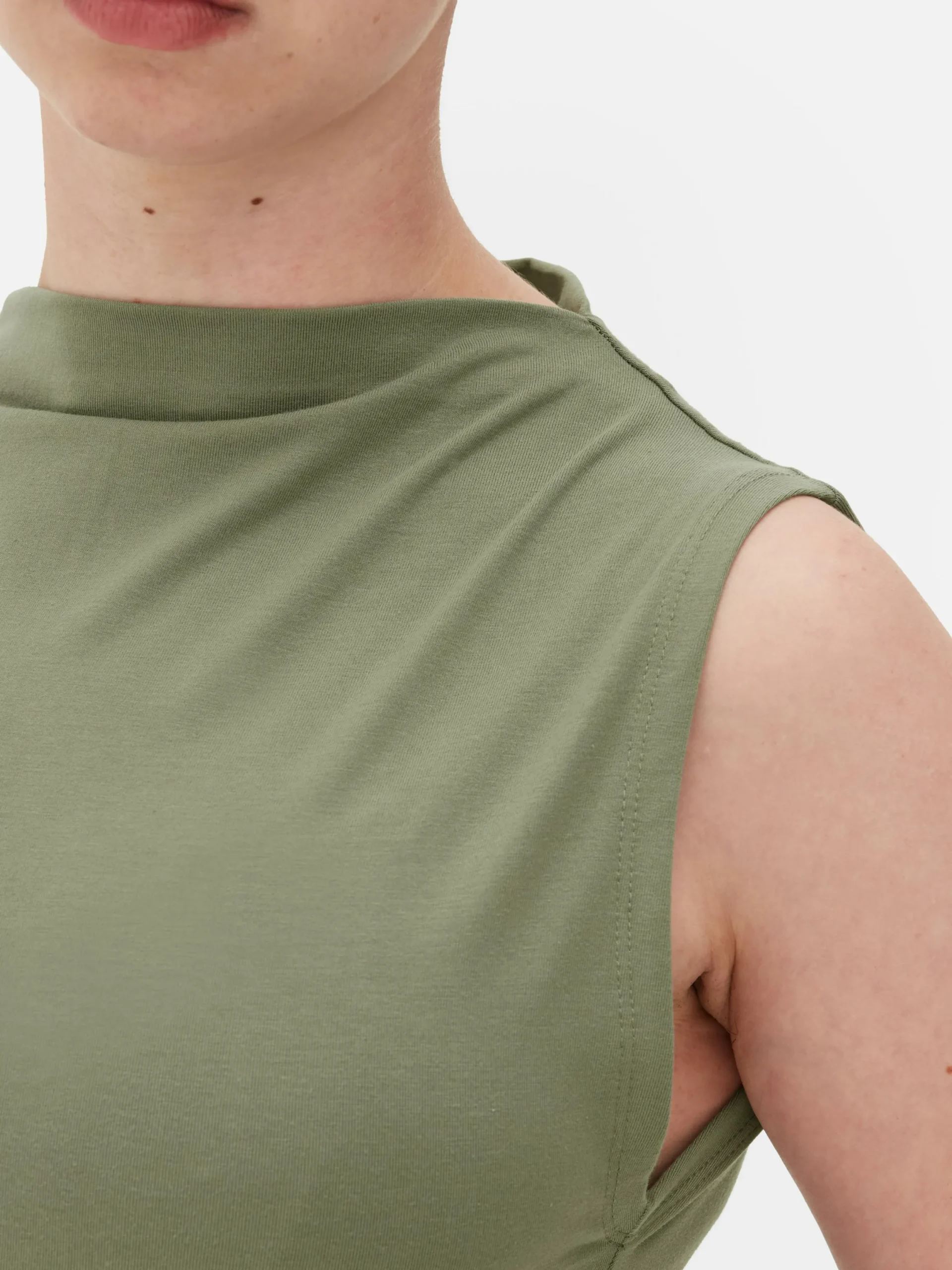Tops Und T-Shirts|Primark Ärmelloser Body Mit Hohem Kragen Khakifarben