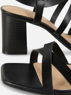 Heels|Primark Sandalen Mit überkreuzten Riemchen Und Blockabsatz Schwarz