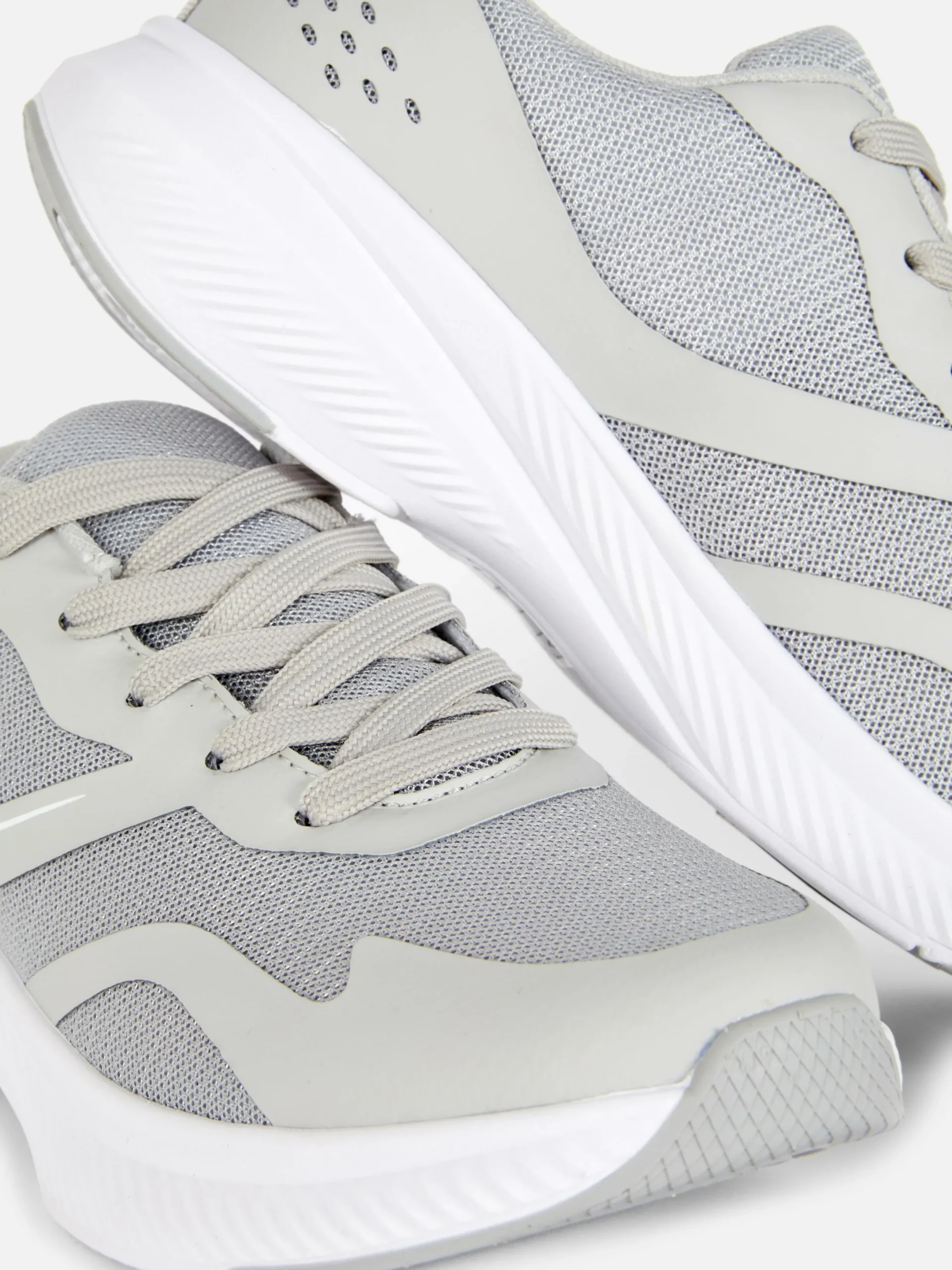 Sneakers|Primark Sportliche Sneaker Mit Schnürsenkeln Grau