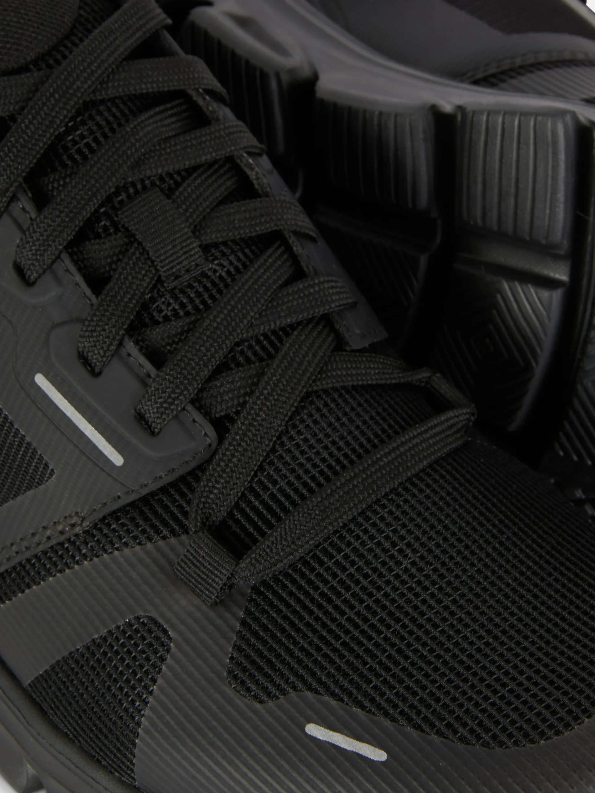 Sneakers|Sportbekleidung|Primark Sportliche Sneaker Zum Schnüren Schwarz