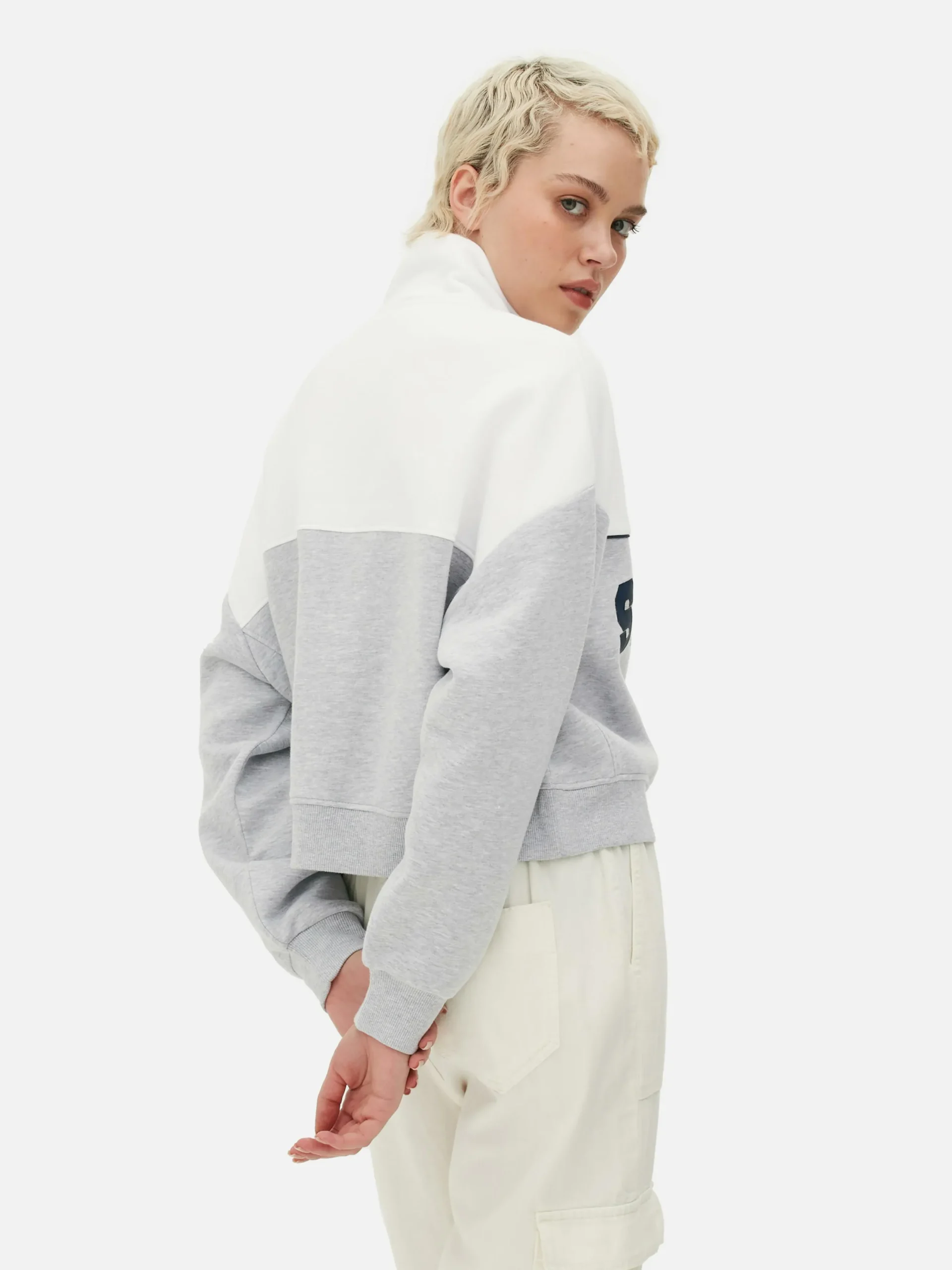 Hoodies Und Sweatshirts|Primark Sweatshirt Mit Trichterkragen Und Grafik Grau meliert