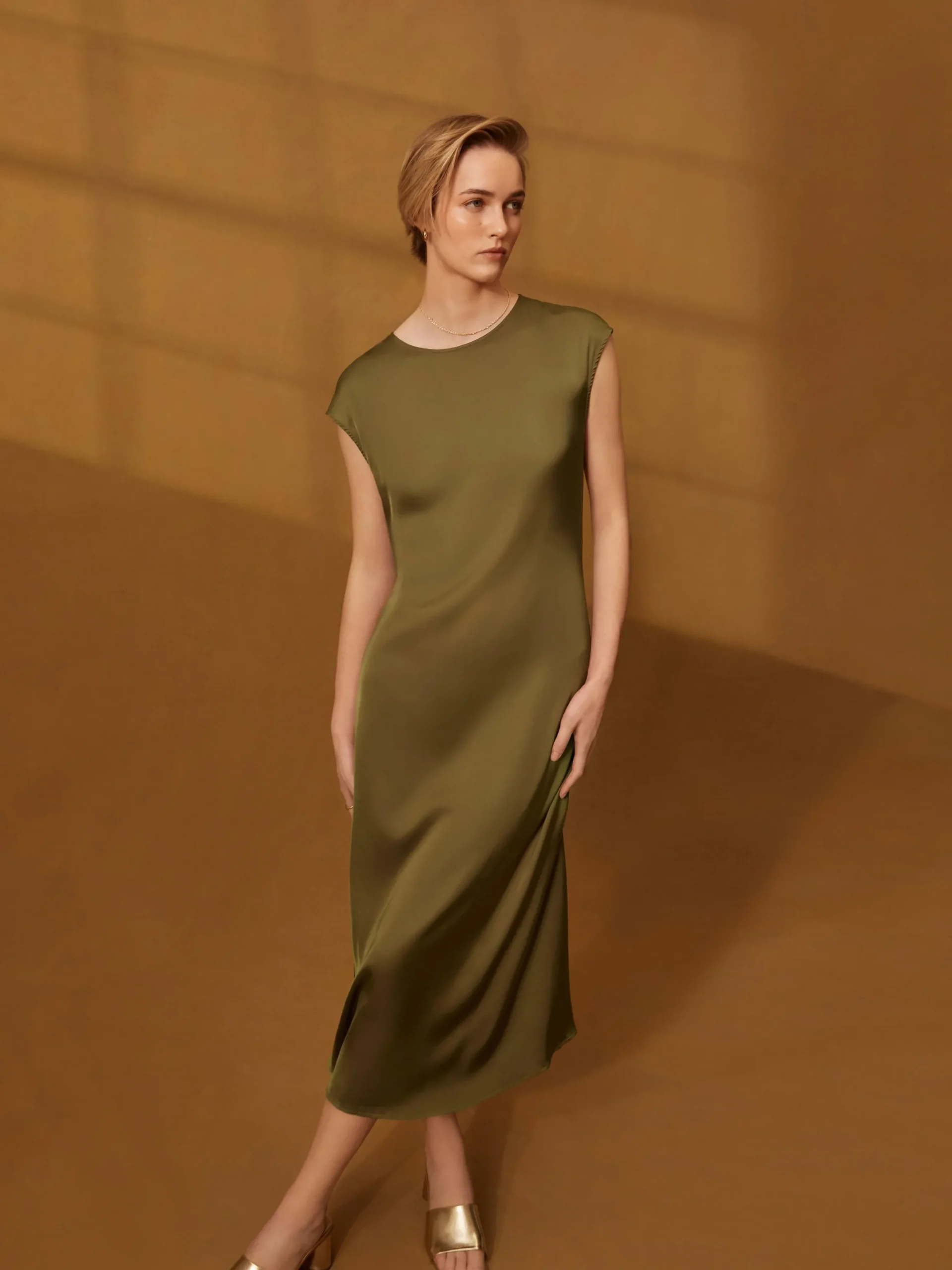 Kleider|Primark „The Edit“ Satin-Midikleid Gold