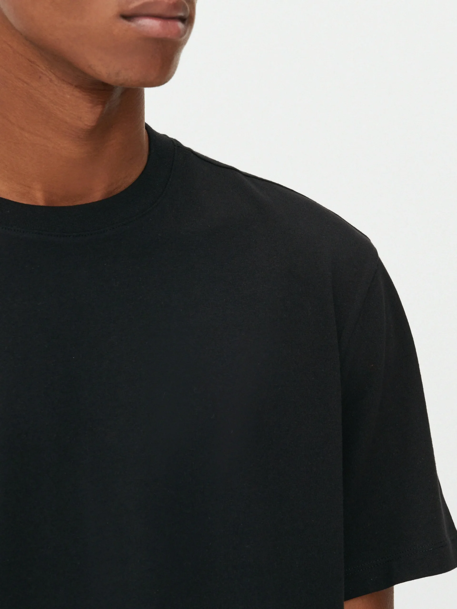 Tops Und T-Shirts|Primark T-Shirt Mit Rundhalsausschnitt In Regulärer Passform Schwarz